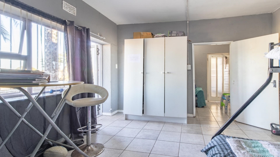 2 Bedroom Property for Sale in Churchill Estate Western Cape